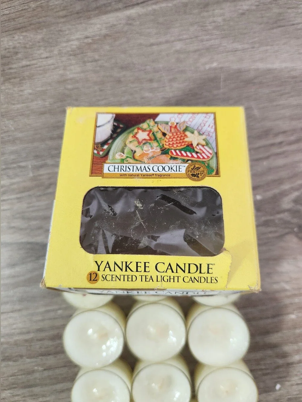 Yankee Candle Tea Light CHRISTMAS COOKIE - Box of 11 - .35 oz